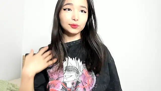 Soyun Mia online show from December 21, 1:40 pm