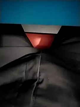 Snapshot of Thanhk77777 chatting on October 13, 10:37 am Thanhk77777 online show from October 13, 10:37 am