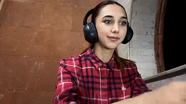 LinaMour online show from September 10, 9:59 pm