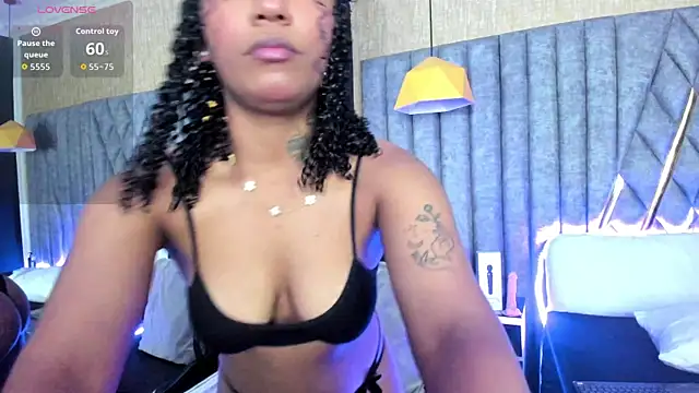 SkylerBloomm online show from February 11, 3:55 am