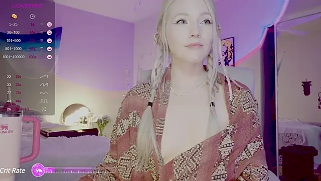 Snapshot of Talulaa chatting on December 17, 10:11 pm Talulaa online show from December 17, 10:11 pm