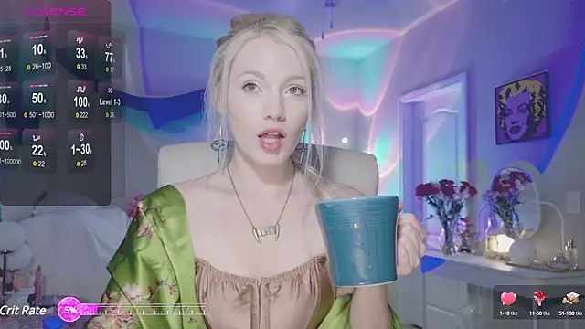 Snapshot of Talulaa chatting on February 13, 7:52 pm Talulaa online show from February 13, 7:52 pm