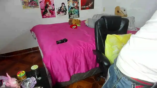 Snapshot of LovexJuxn_ chatting on November 24, 4:40 pm LovexJuxn online show from November 24, 4:40 pm