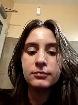 freakylittlebitch69 online show from September 17, 9:49 pm