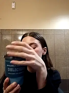 freakylittlebitch69 online show from September 18, 6:21 pm