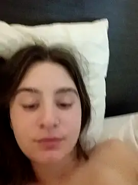 freakylittlebitch69 online show from September 26, 9:30 pm