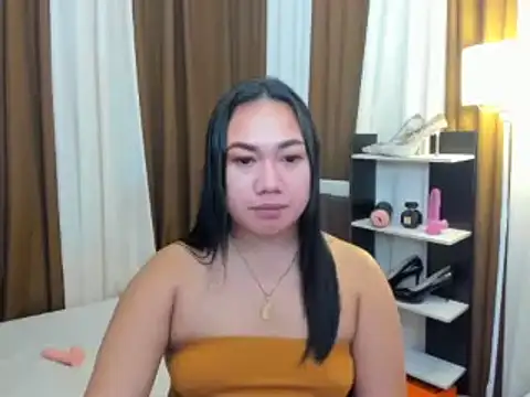 Snapshot of TsUncutKaren chatting on December 18, 5:08 pm TsUncutKaren online show from December 18, 5:08 pm