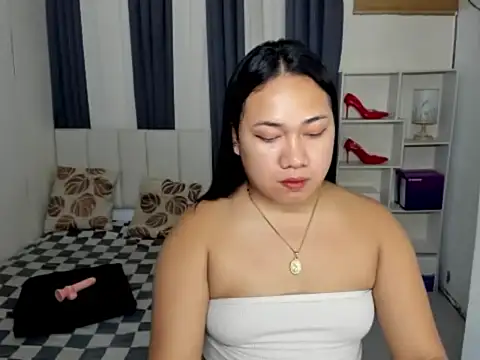 Snapshot of TsUncutKaren chatting on January 6, 5:00 am TsUncutKaren online show from January 6, 5:00 am