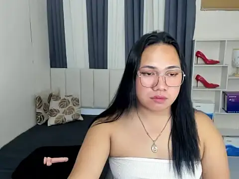 Snapshot of TsUncutKaren chatting on January 9, 5:32 am TsUncutKaren online show from January 9, 5:32 am