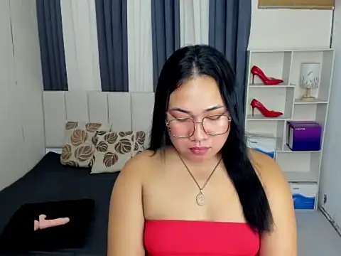 Snapshot of TsUncutKaren chatting on January 10, 5:09 am TsUncutKaren online show from January 10, 5:09 am