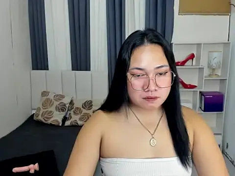 Snapshot of TsUncutKaren chatting on January 14, 5:57 am TsUncutKaren online show from January 14, 5:57 am