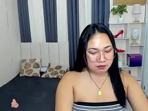 Snapshot of TsUncutKaren chatting on January 15, 6:07 am TsUncutKaren online show from January 15, 6:07 am