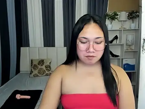 Snapshot of TsUncutKaren chatting on February 24, 5:22 pm TsUncutKaren online show from February 24, 5:22 pm