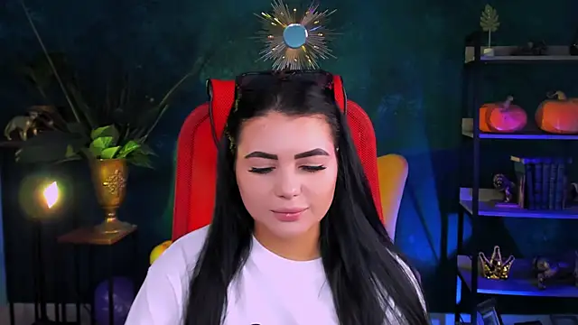 Snapshot of NaomiWilsons chatting on November 4, 8:24 am NaomiWilsons online show from November 4, 8:24 am