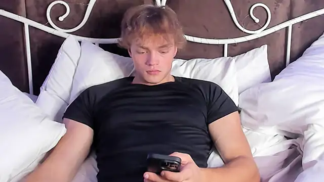 Snapshot of ChaseMuscular chatting on October 1, 10:32 am ChaseMuscular online show from October 1, 10:32 am