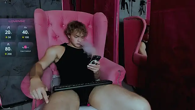 Snapshot of ChaseMuscular chatting on October 11, 4:27 pm ChaseMuscular online show from October 11, 4:27 pm