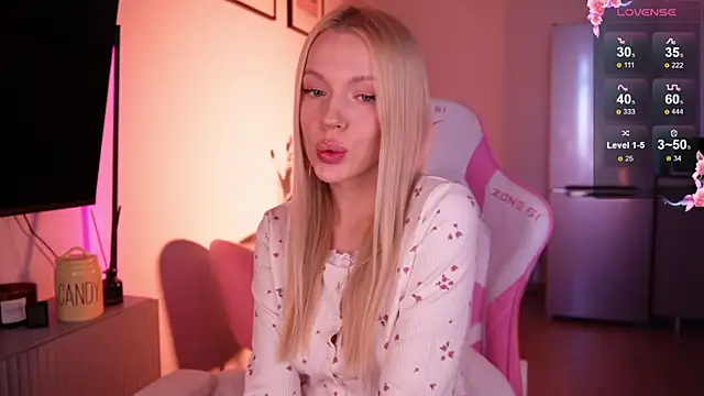 Snapshot of baby_bon chatting on September 20, 5:19 am baby bon online show from September 20, 5:19 am