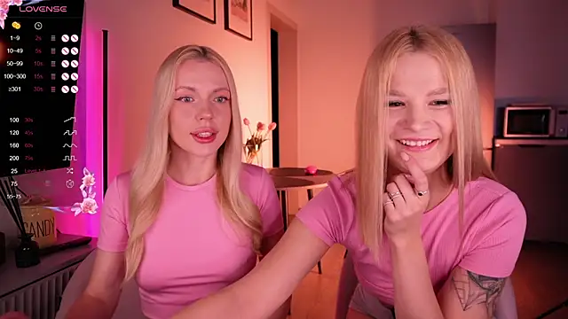 Snapshot of baby_bon chatting on October 25, 3:47 am baby bon online show from October 25, 3:47 am