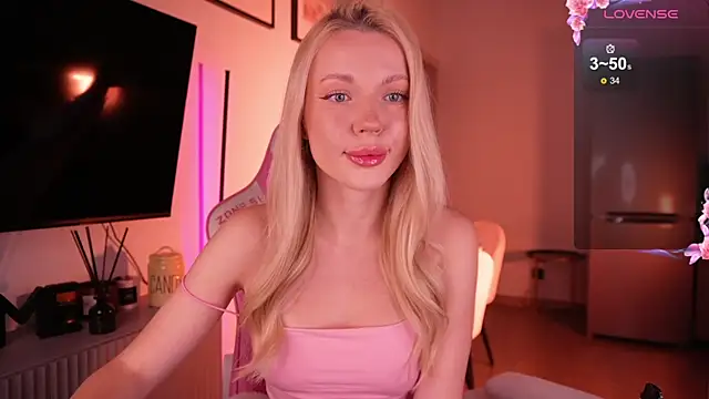 Snapshot of baby_bon chatting on October 30, 4:25 am baby bon online show from October 30, 4:25 am