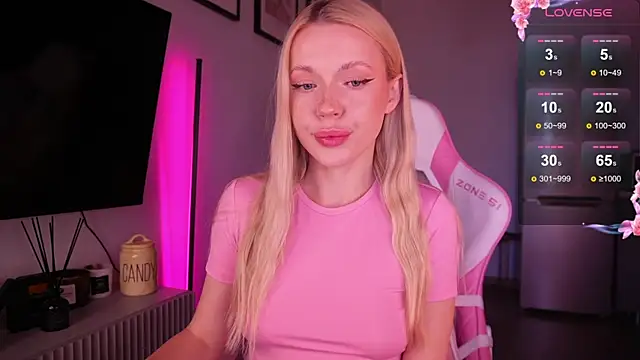 Snapshot of baby_bon chatting on November 3, 3:41 am baby bon online show from November 3, 3:41 am