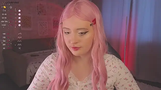 Snapshot of SabrinaCharm_ chatting on October 20, 4:13 am SabrinaCharm online show from October 20, 4:13 am