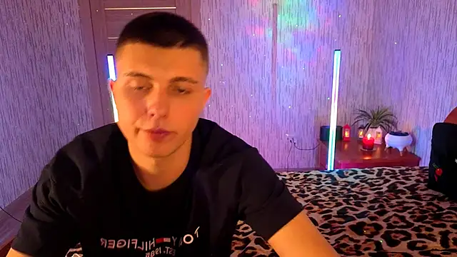 Denisx444 online show from December 2, 10:49 pm