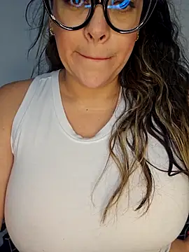 Nicoleefaith  online show from September 25, 5:27 pm