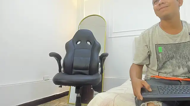 Snapshot of charlotte_dante212 chatting on February 8, 4:38 am charlotte dante212 online show from February 8, 4:38 am