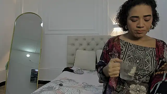 Snapshot of charlotte_dante212 chatting on February 11, 3:55 am charlotte dante212 online show from February 11, 3:55 am