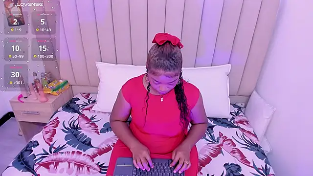 Snapshot of Afrodita_de_amor chatting on October 8, 11:41 am Afrodita de amor online show from October 8, 11:41 am