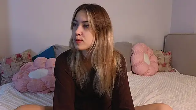 Snapshot of AngelicRice chatting on October 5, 11:30 am AngelicRice online show from October 5, 11:30 am