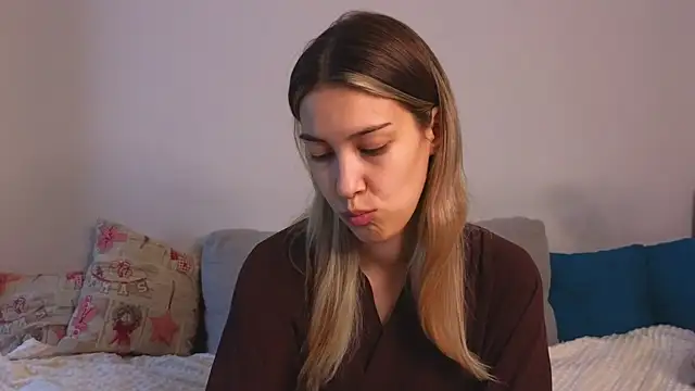 Snapshot of AngelicRice chatting on October 10, 11:31 am AngelicRice online show from October 10, 11:31 am