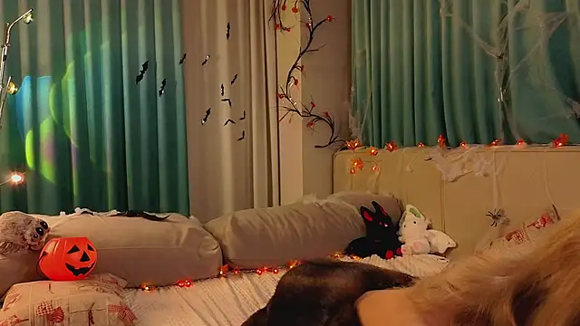 Snapshot of AngelicRice chatting on October 31, 11:11 am AngelicRice online show from October 31, 11:11 am