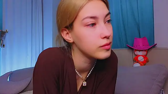 Snapshot of AngelicRice chatting on November 8, 11:10 am AngelicRice online show from November 8, 11:10 am