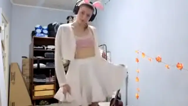 CutieAnny online show from October 13, 4:29 pm