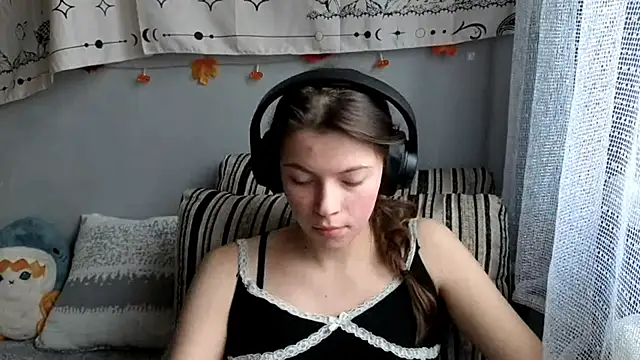 CutieAnny online show from November 20, 5:51 am