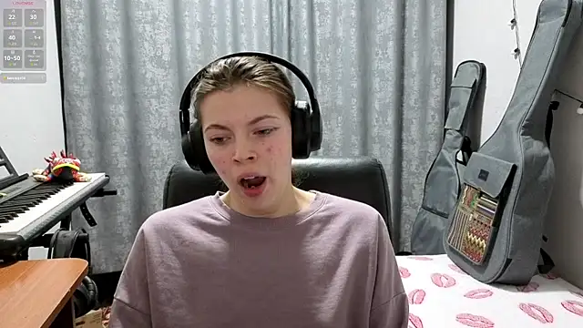 CutieAnny online show from April 15, 8:20 pm