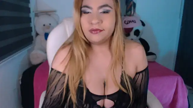 Snapshot of Sharonmendez chatting on September 11, 12:11 am Sharonmendez online show from September 11, 12:11 am