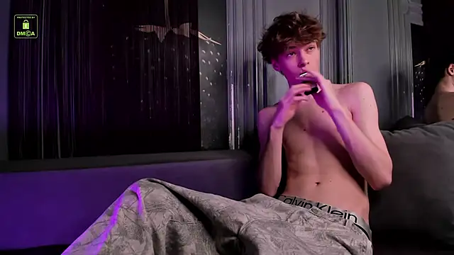 Snapshot of Kevin_Garsia chatting on November 19, 8:09 pm Kevin Garsia online show from November 19, 8:09 pm