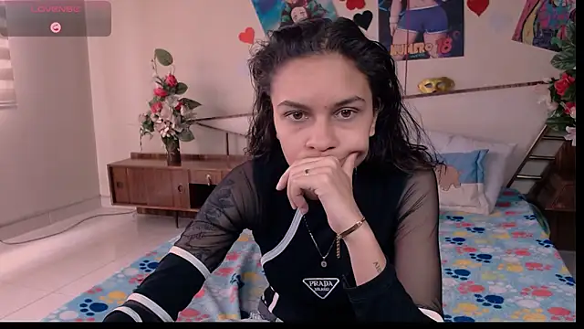 Snapshot of Skylovershot chatting on October 16, 3:57 pm Skylovershot online show from October 16, 3:57 pm