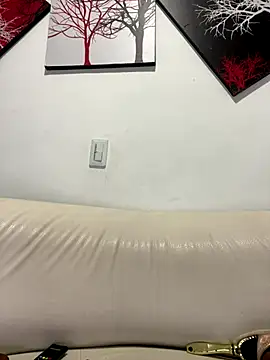 zaracollins01 online show from September 12, 3:50 am