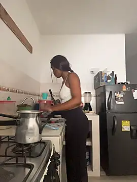 zaracollins01 online show from March 12, 2:56 pm