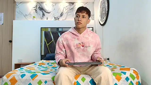 GRETTY BOYS online show from October 11, 7:18 am