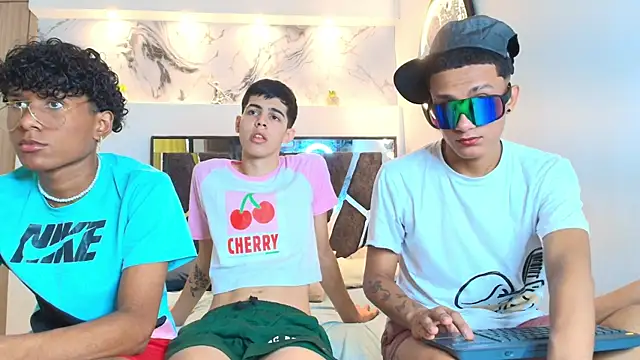 YOUNGS GUYS online show from September 19, 7:25 pm