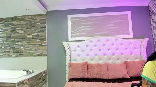  camila ortiz online show from October 9, 8:18 pm