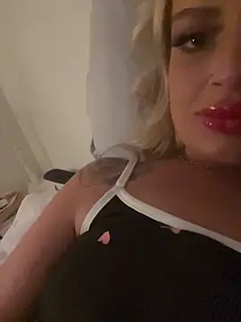 Snapshot of Seductive-SkyeXXX chatting on October 12, 5:39 am Seductive-SkyeXXX online show from October 12, 5:39 am