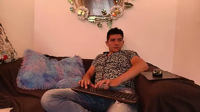 Snapshot of lilith_and_draven_nom chatting on October 14, 8:31 pm lilith and draven nom online show from October 14, 8:31 pm