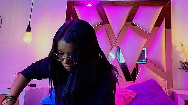 Snapshot of lilith_and_draven_nom chatting on October 16, 10:55 pm lilith and draven nom online show from October 16, 10:55 pm