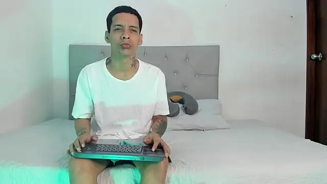 twinkDuohot online show from December 18, 4:18 am