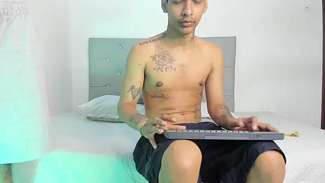 twinkDuohot online show from December 18, 11:44 pm